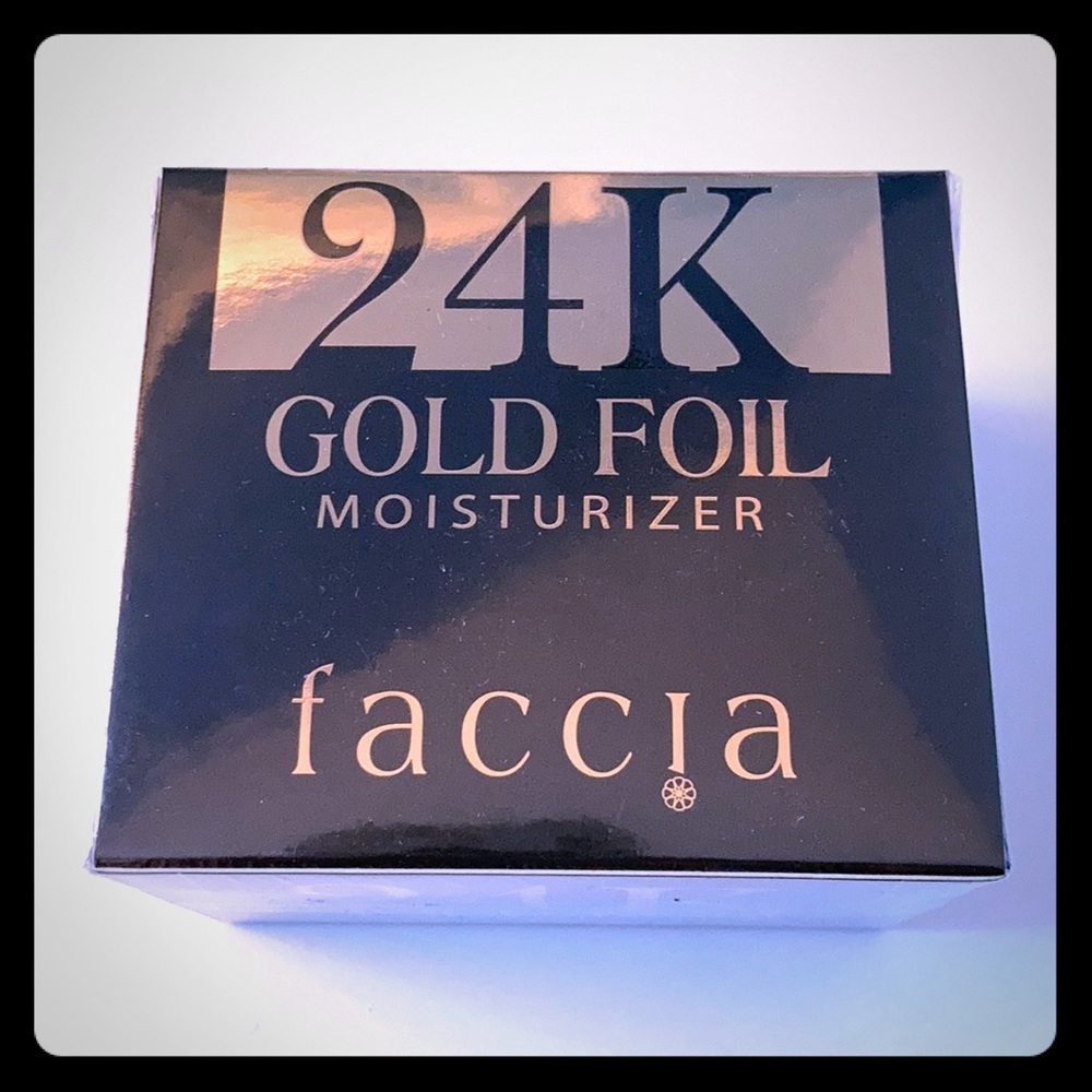 Moisturizer with Gold Foil